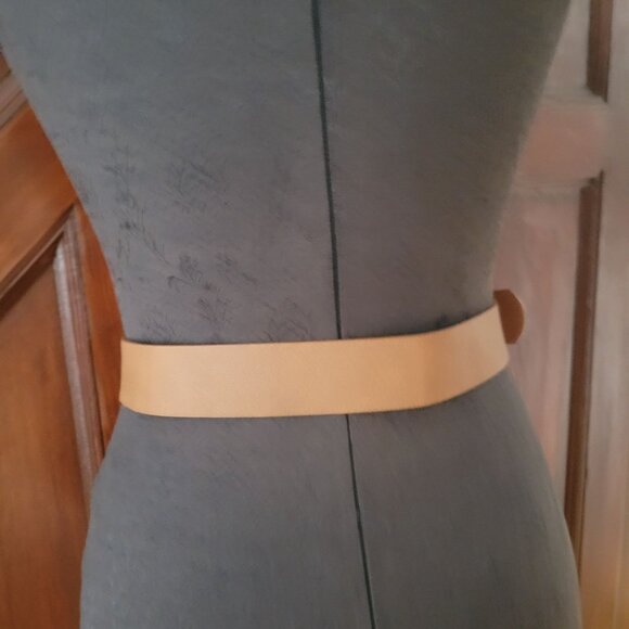 Brown Leather Belt With Rhinestone Embellished Oval Buckle - Picture 3 of 5